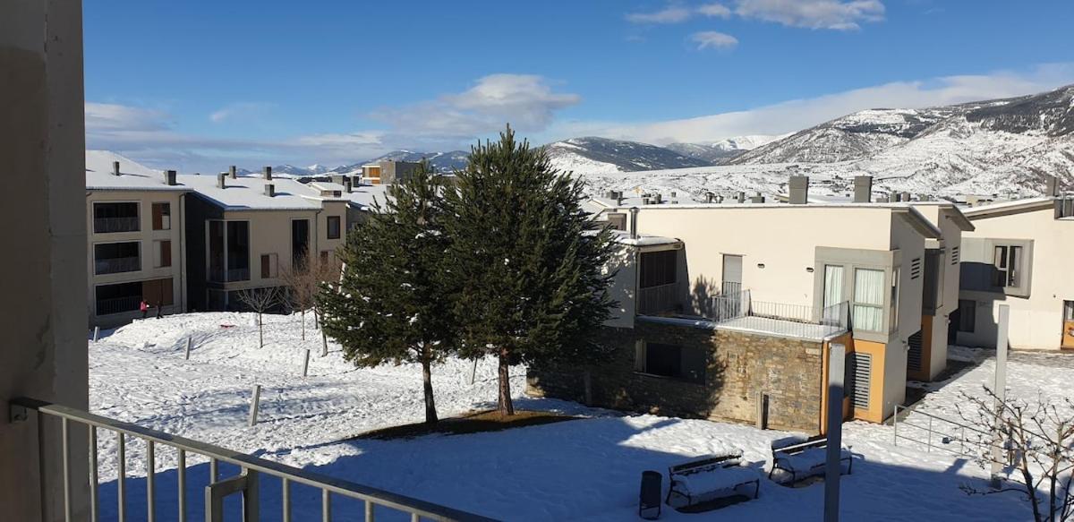 Chalet Adosado Entero, Bbq Y Piscina Comunitaria Sabiñánigo Extérieur photo
